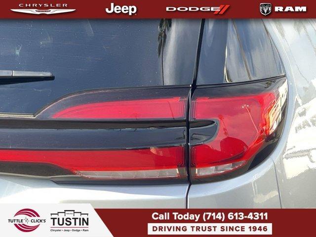 used 2023 Chrysler Pacifica car, priced at $25,995
