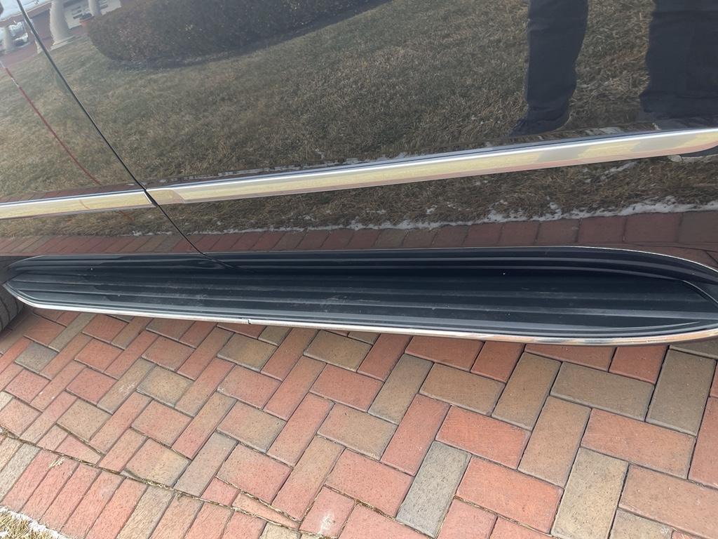 used 2019 Cadillac Escalade ESV car, priced at $33,800