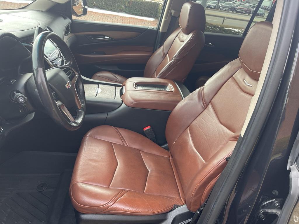 used 2019 Cadillac Escalade ESV car, priced at $33,800