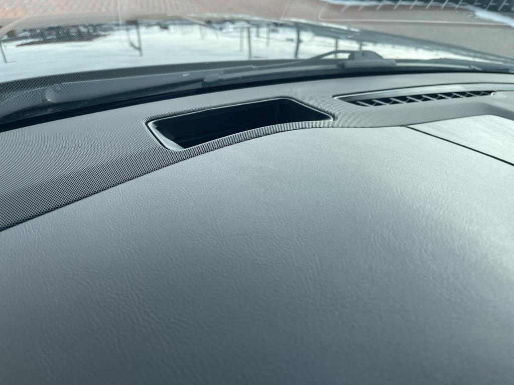 used 2019 Cadillac Escalade ESV car, priced at $33,800