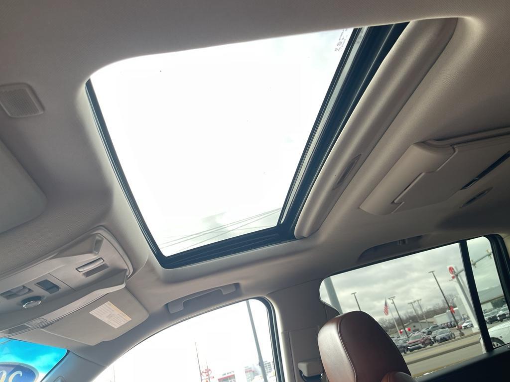 used 2019 Cadillac Escalade ESV car, priced at $33,800