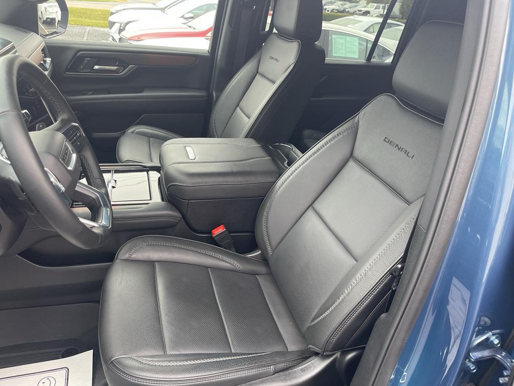 used 2025 GMC Yukon XL car, priced at $81,500