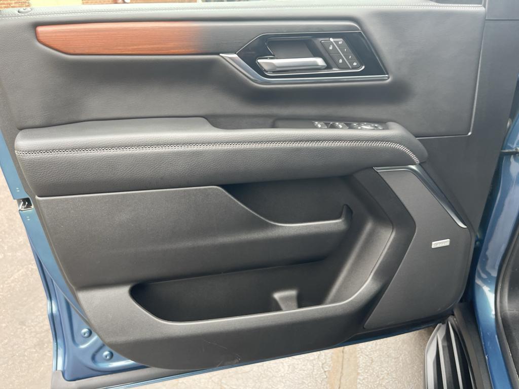 used 2025 GMC Yukon XL car, priced at $81,500