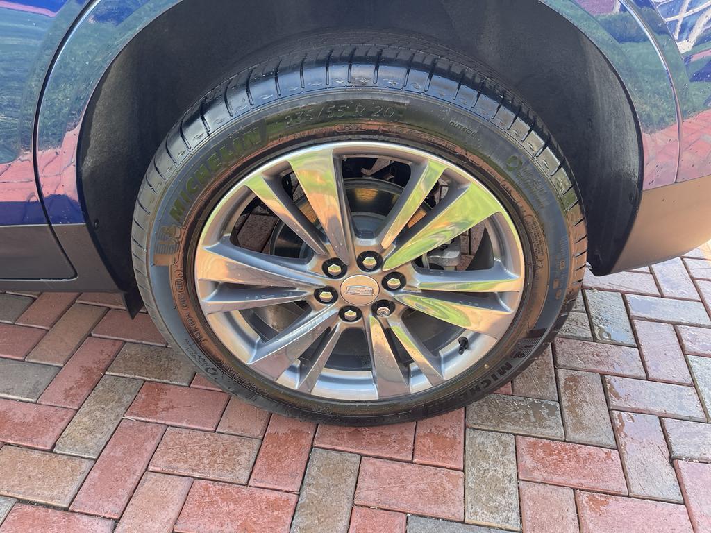 used 2025 Cadillac XT5 car, priced at $41,400