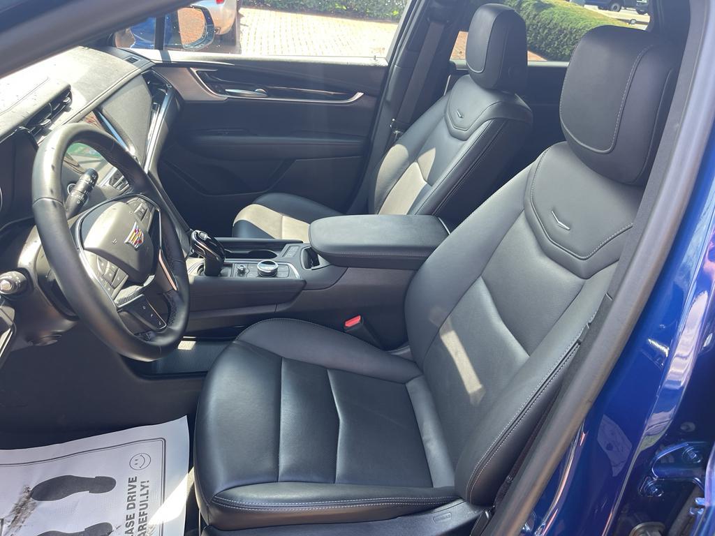 used 2025 Cadillac XT5 car, priced at $41,400