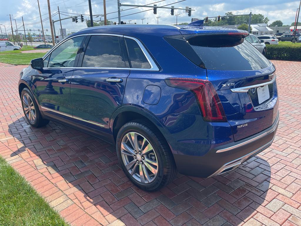 used 2025 Cadillac XT5 car, priced at $41,400