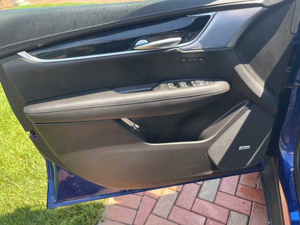 used 2025 Cadillac XT5 car, priced at $41,400