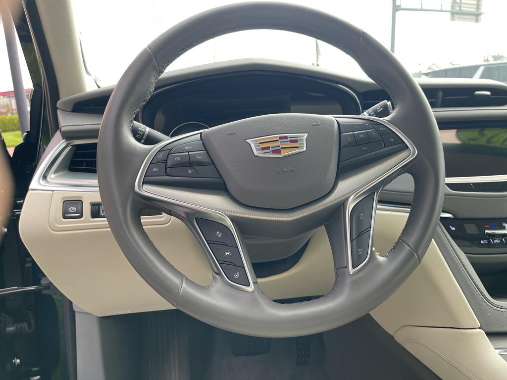 used 2025 Cadillac XT5 car, priced at $42,900
