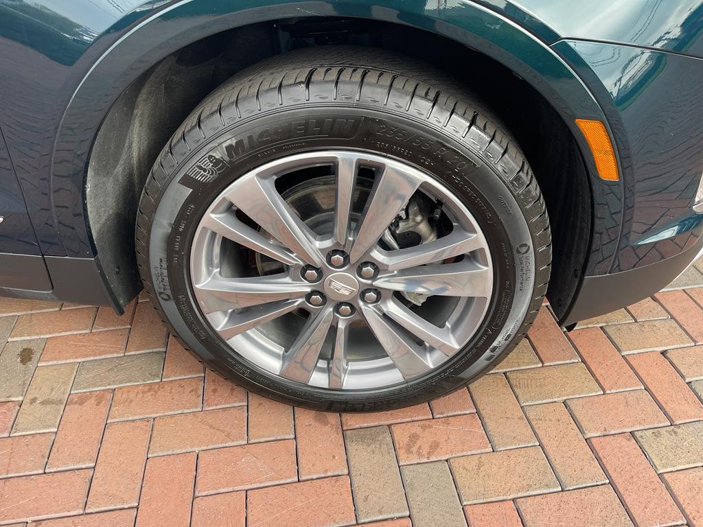 used 2025 Cadillac XT5 car, priced at $42,900