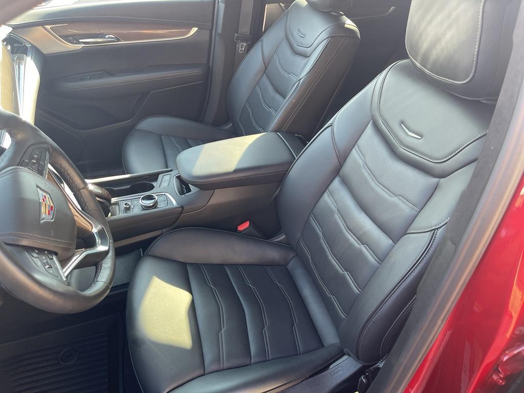 used 2025 Cadillac XT6 car, priced at $57,500