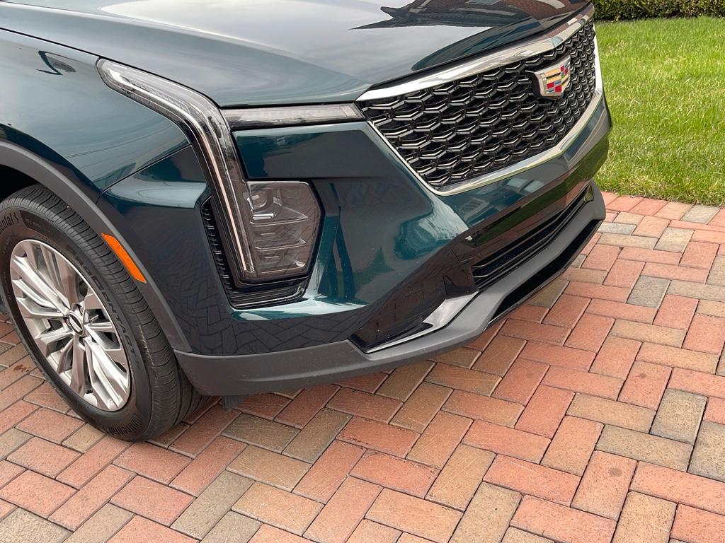 used 2024 Cadillac XT4 car, priced at $33,900