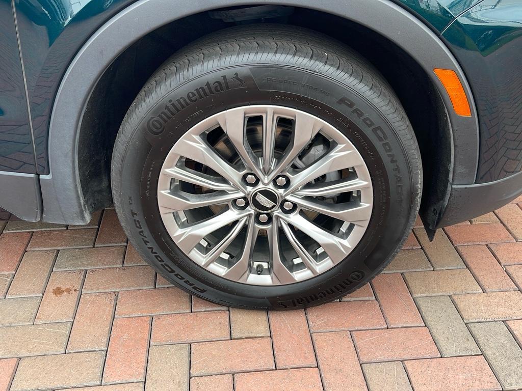 used 2024 Cadillac XT4 car, priced at $33,900