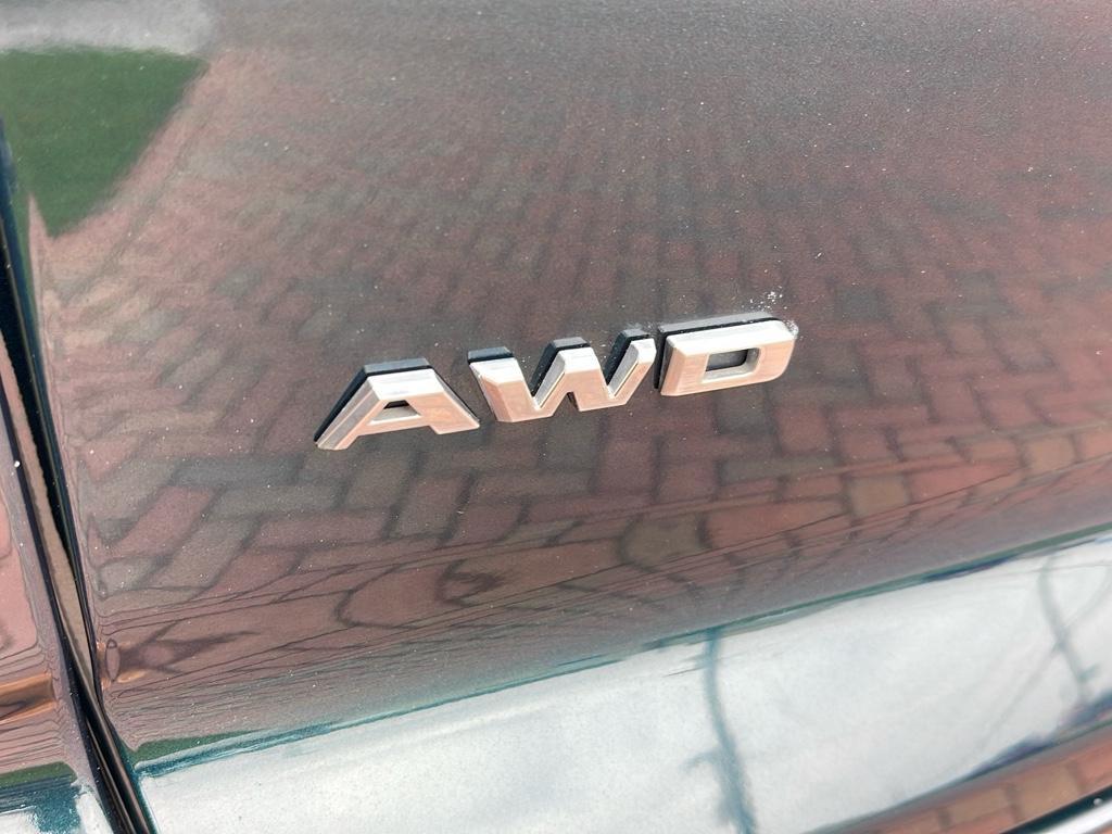 used 2024 Cadillac XT4 car, priced at $33,900