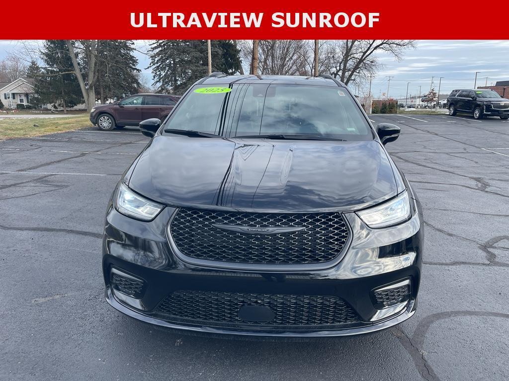 used 2025 Chrysler Pacifica car, priced at $37,500