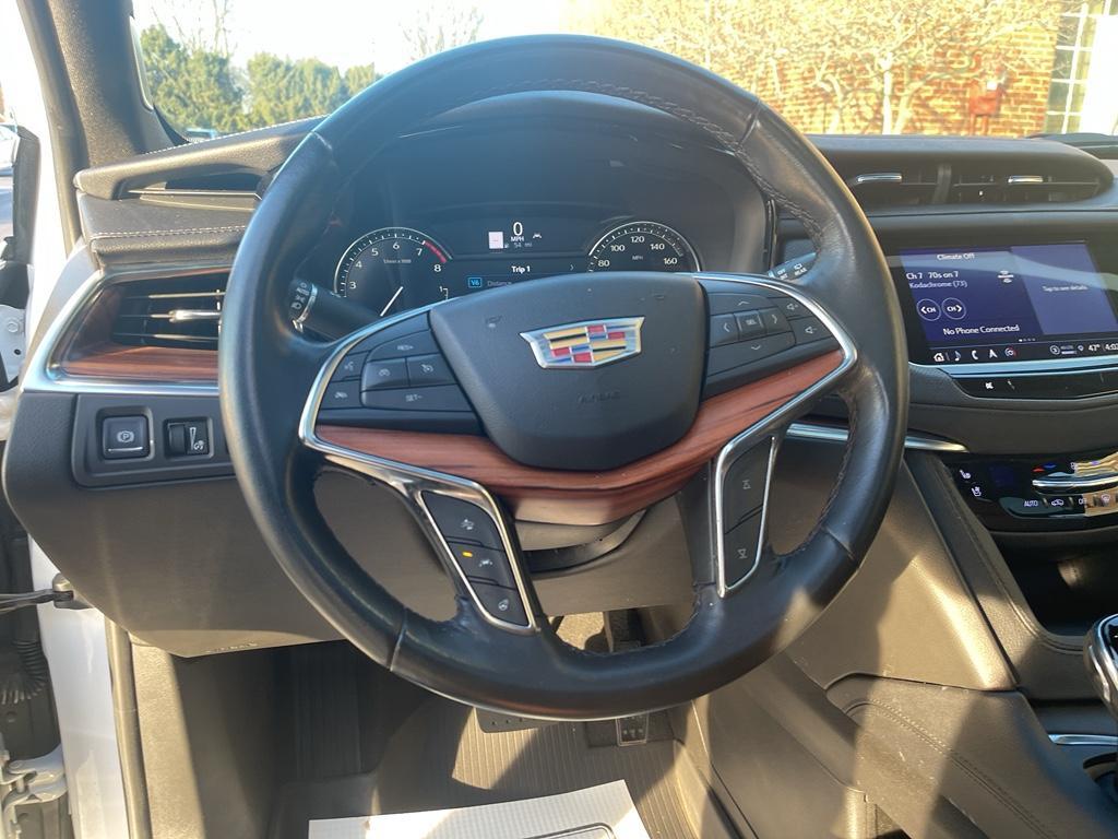used 2023 Cadillac XT5 car, priced at $37,500