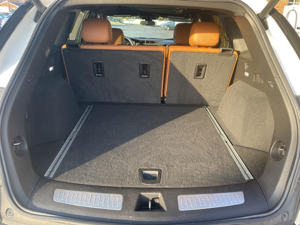 used 2023 Cadillac XT5 car, priced at $37,500