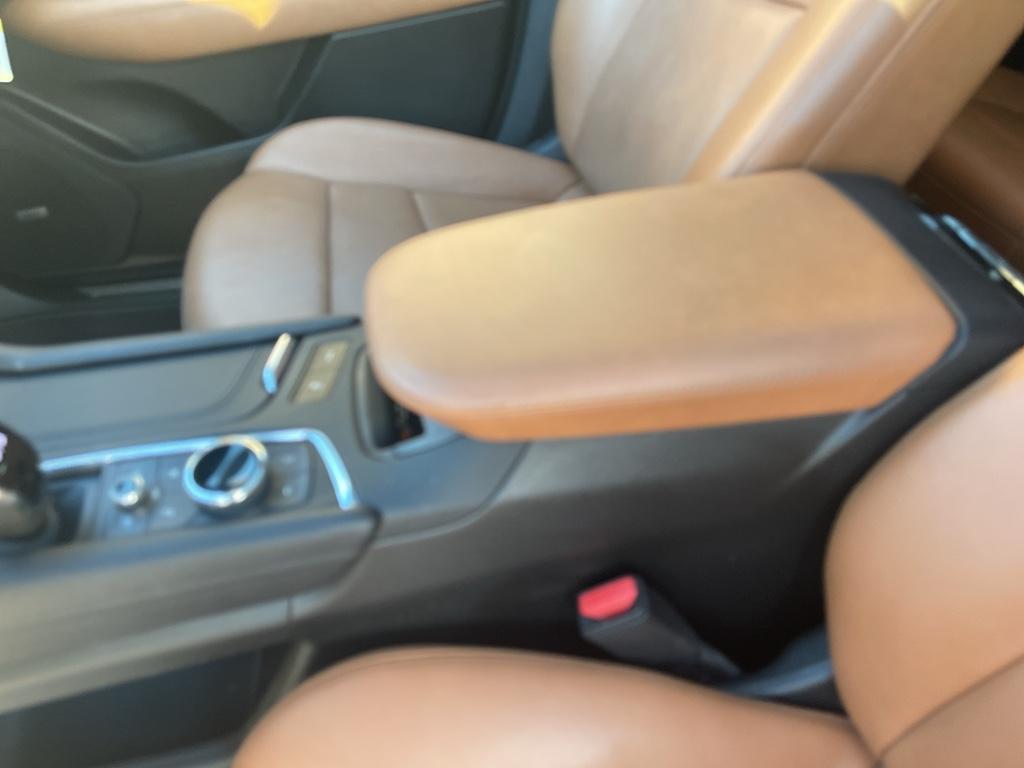 used 2023 Cadillac XT5 car, priced at $37,500