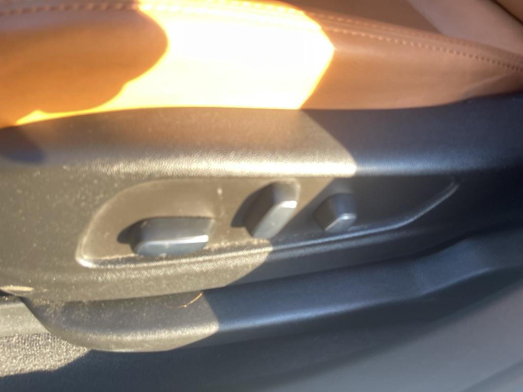 used 2023 Cadillac XT5 car, priced at $37,500