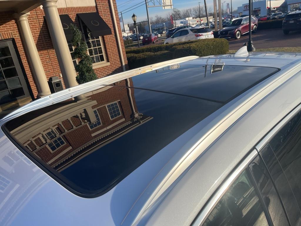 used 2023 Cadillac XT5 car, priced at $37,500