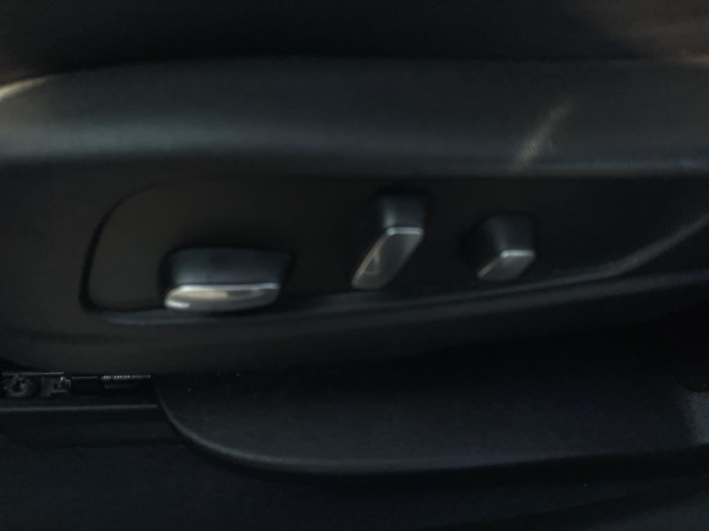 used 2023 Cadillac XT5 car, priced at $35,000