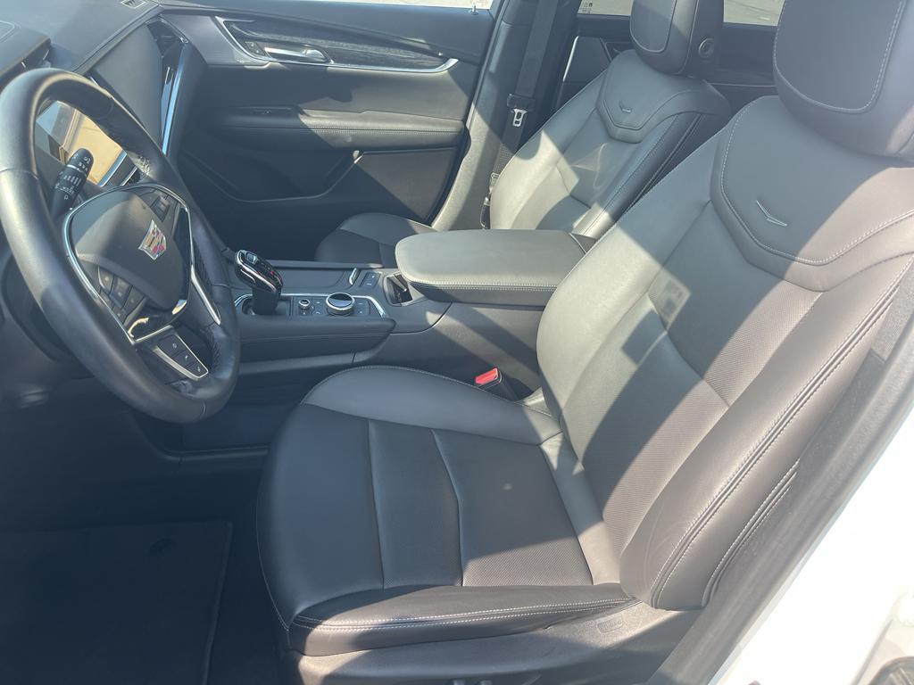 used 2023 Cadillac XT5 car, priced at $35,000
