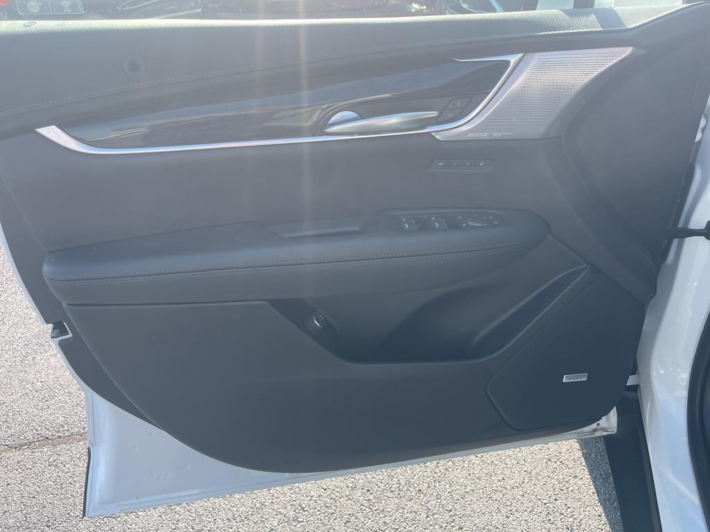 used 2023 Cadillac XT5 car, priced at $35,000