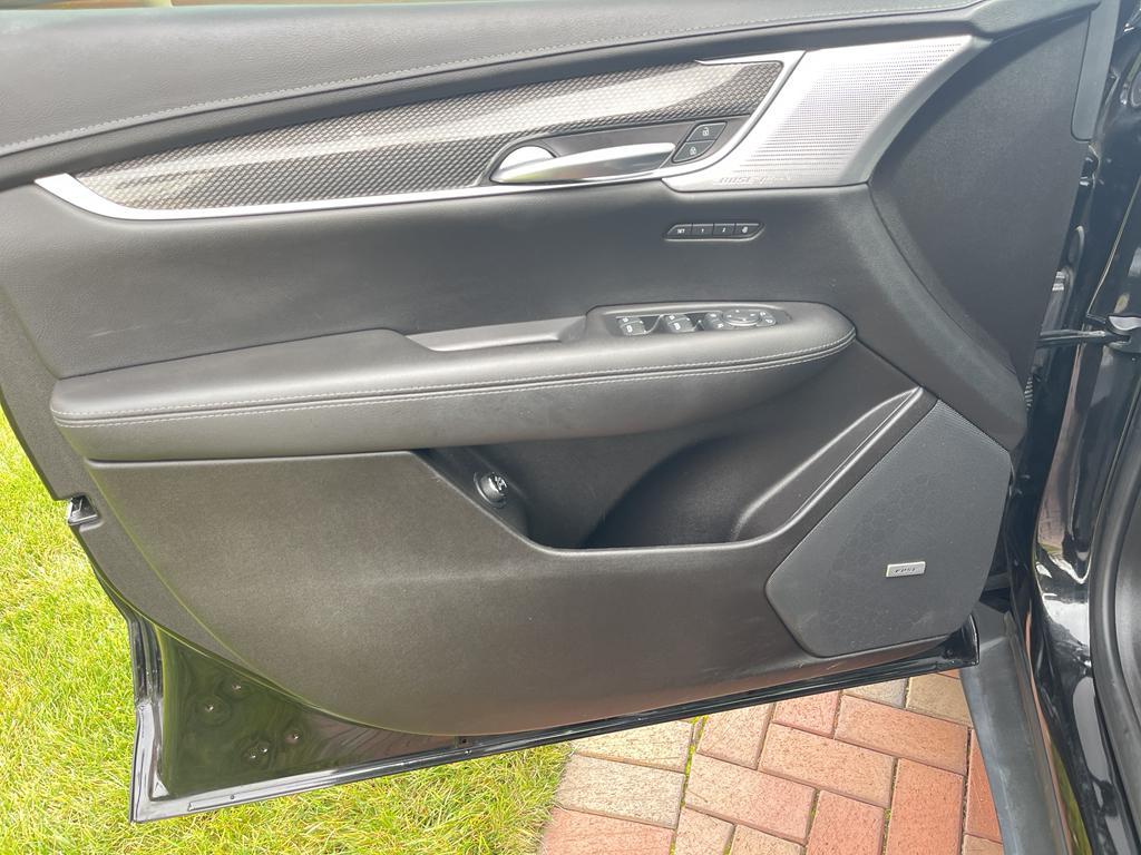 used 2023 Cadillac XT5 car, priced at $28,900