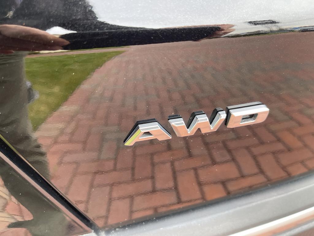 used 2023 Cadillac XT5 car, priced at $28,900