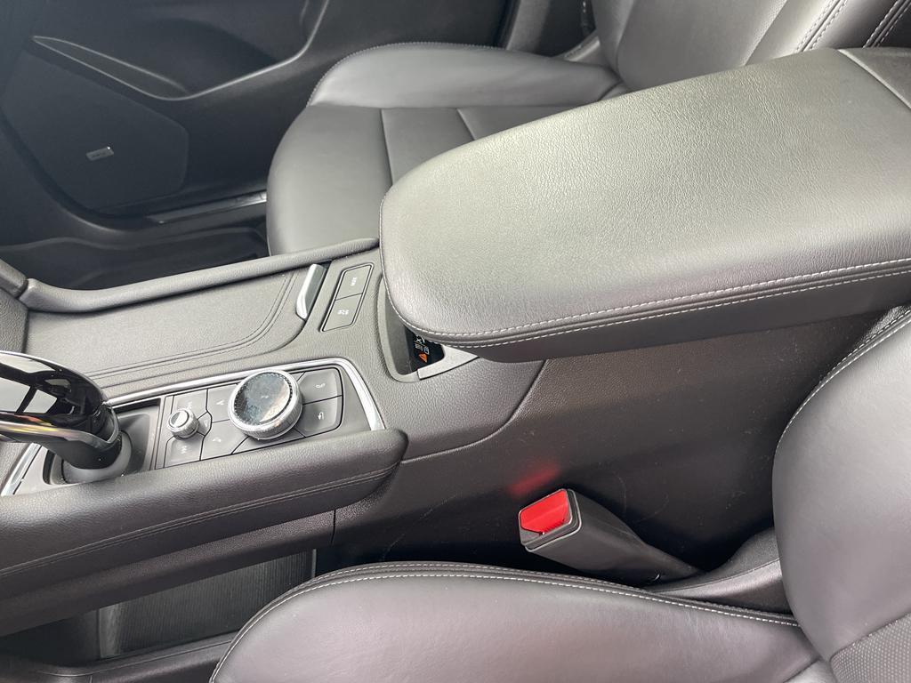 used 2023 Cadillac XT5 car, priced at $28,900