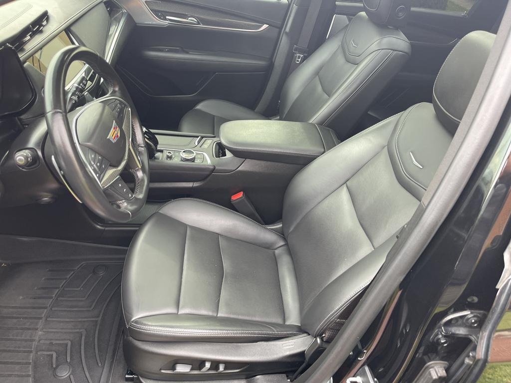 used 2023 Cadillac XT5 car, priced at $28,900