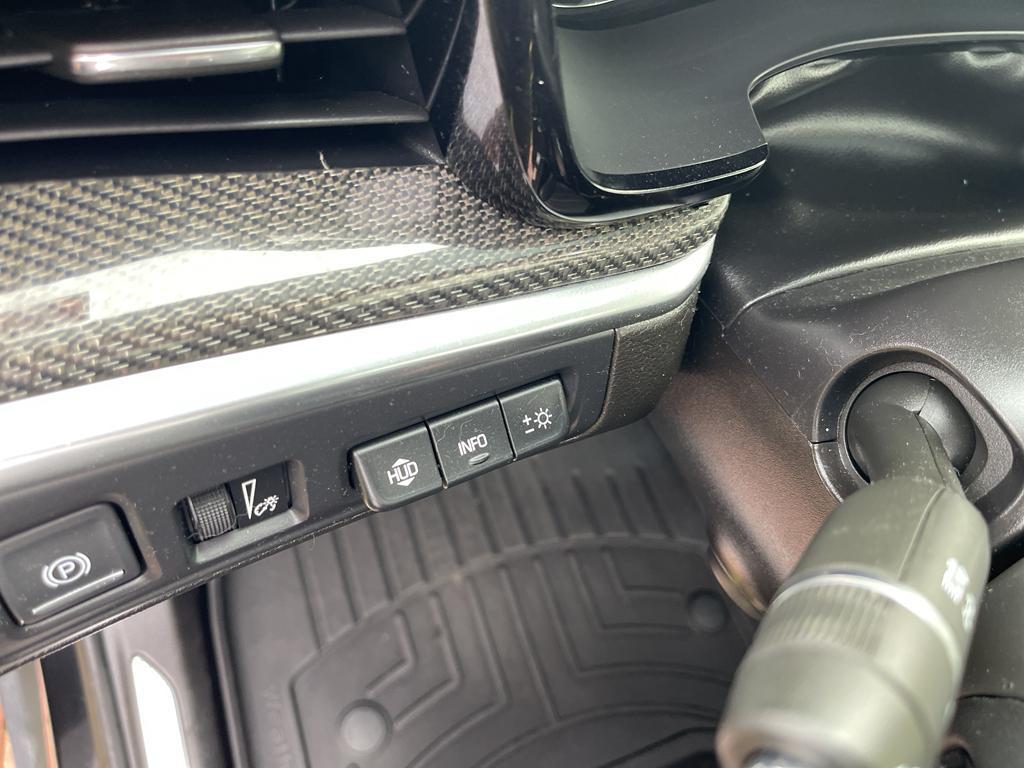 used 2023 Cadillac XT5 car, priced at $28,900