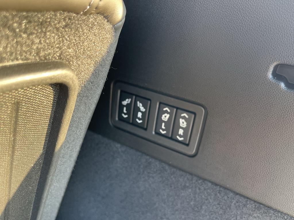 used 2024 Cadillac XT6 car, priced at $51,500