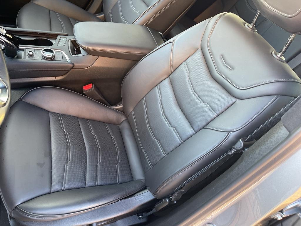 used 2024 Cadillac XT6 car, priced at $51,500