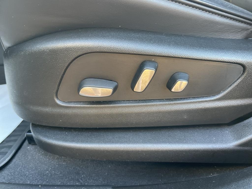 used 2024 Cadillac XT6 car, priced at $51,500