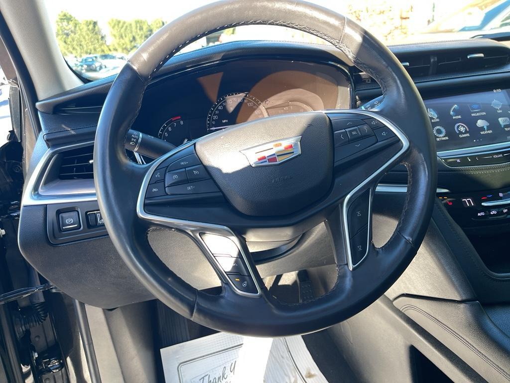 used 2018 Cadillac XT5 car, priced at $20,900