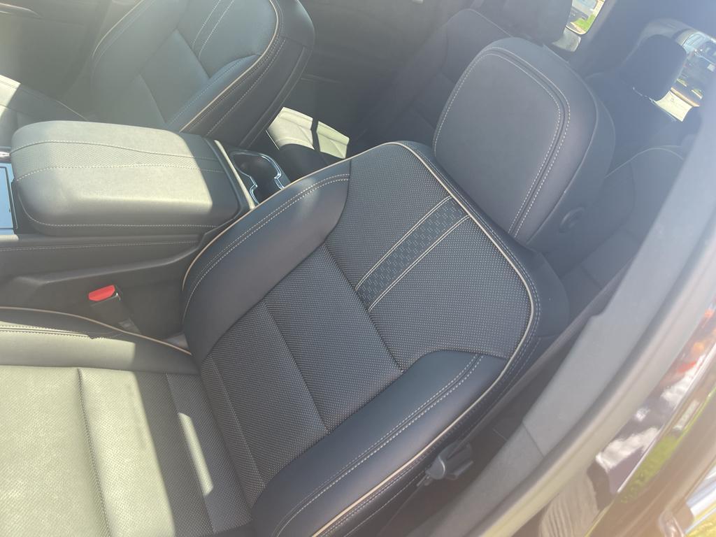 used 2025 Chevrolet Traverse car, priced at $51,900