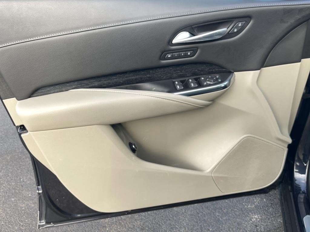 used 2023 Cadillac XT4 car, priced at $30,500