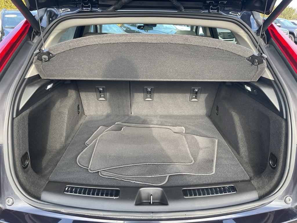 used 2023 Cadillac XT4 car, priced at $30,500