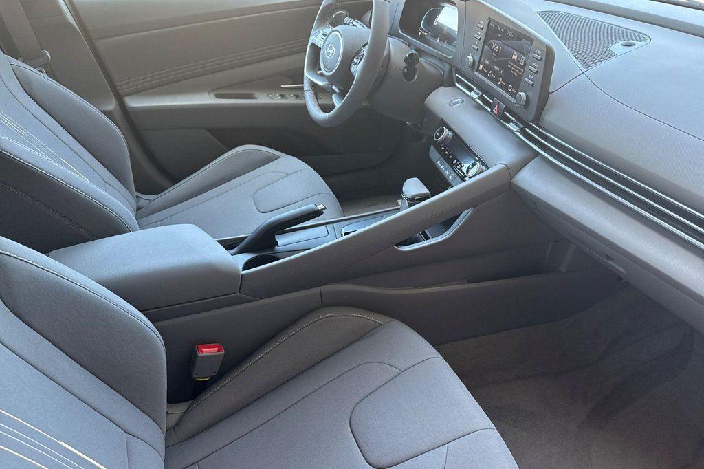new 2025 Hyundai Elantra car, priced at $21,285