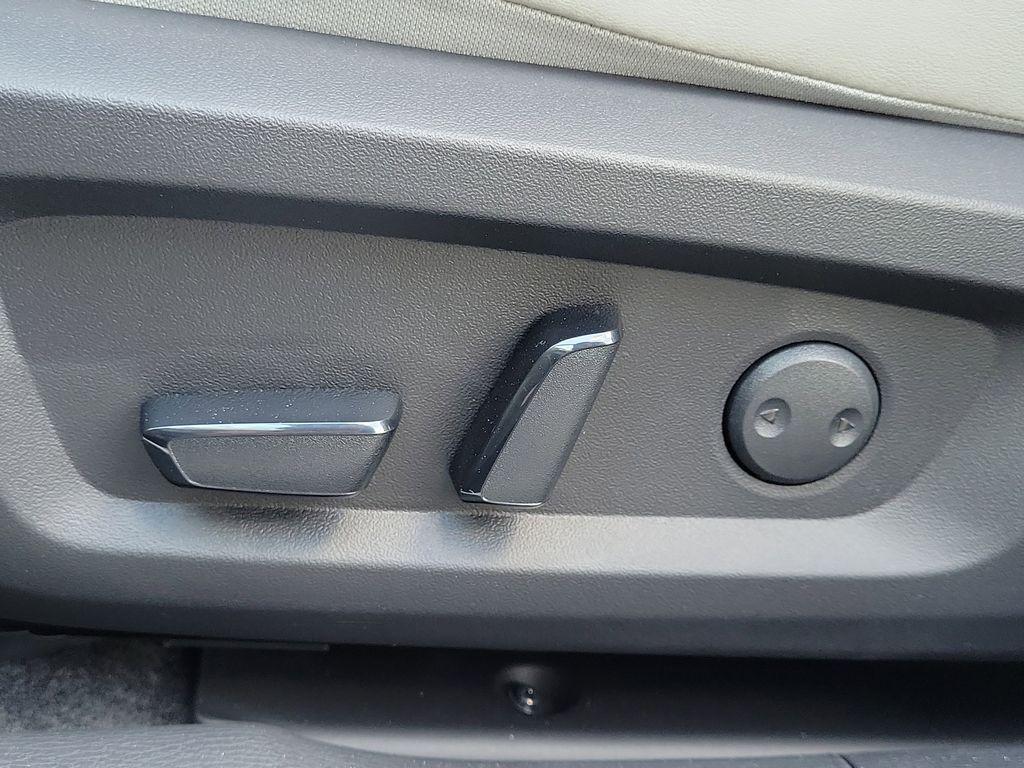 new 2025 Mitsubishi Outlander car, priced at $27,990