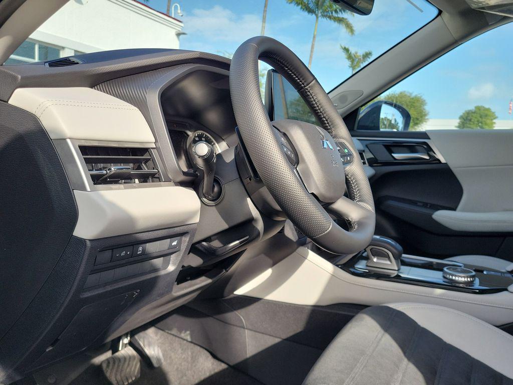 new 2026 Mitsubishi Outlander car, priced at $33,275