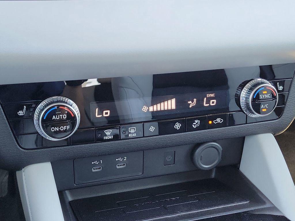 new 2025 Mitsubishi Outlander car, priced at $27,990