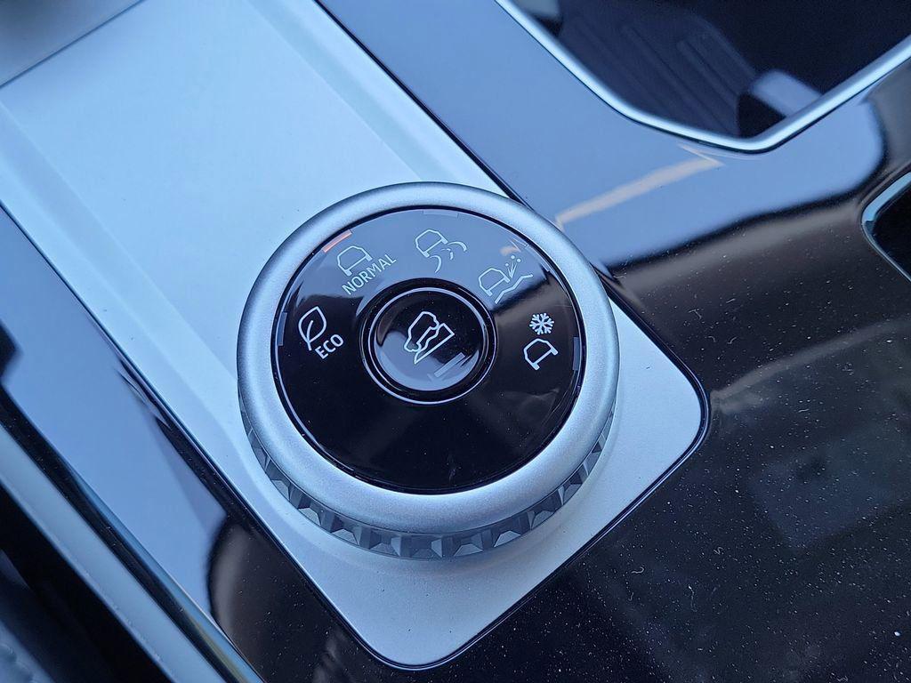 new 2025 Mitsubishi Outlander car, priced at $27,990