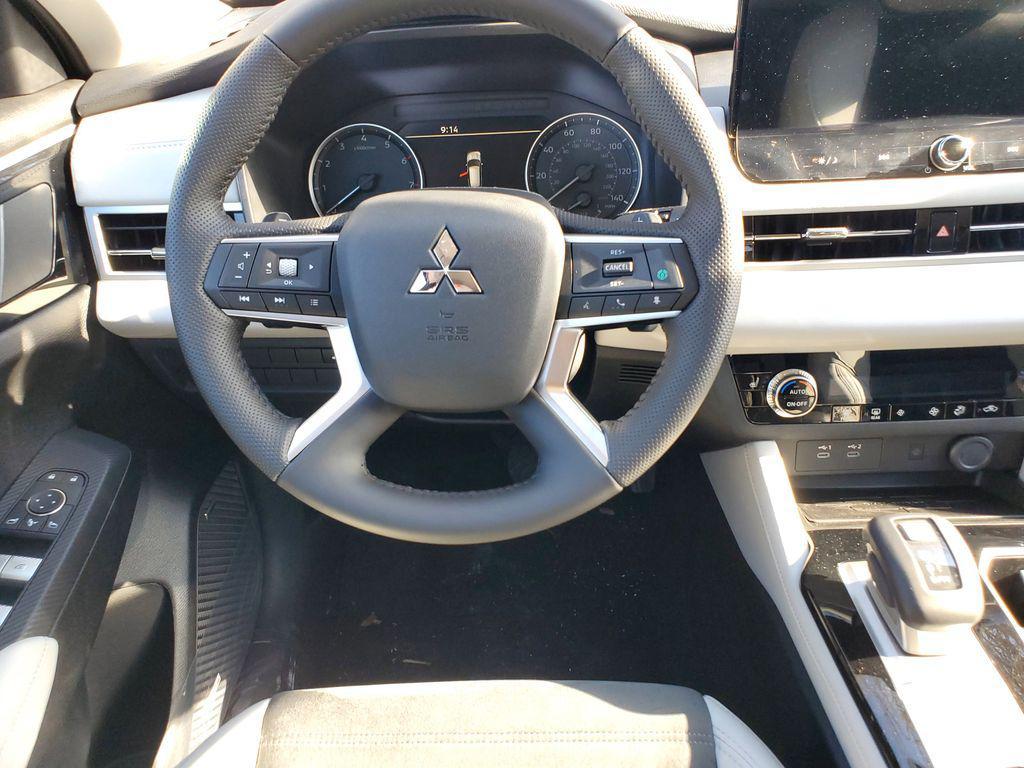 new 2025 Mitsubishi Outlander car, priced at $28,825