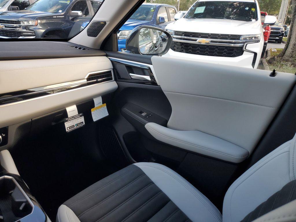 new 2026 Mitsubishi Outlander car, priced at $33,673