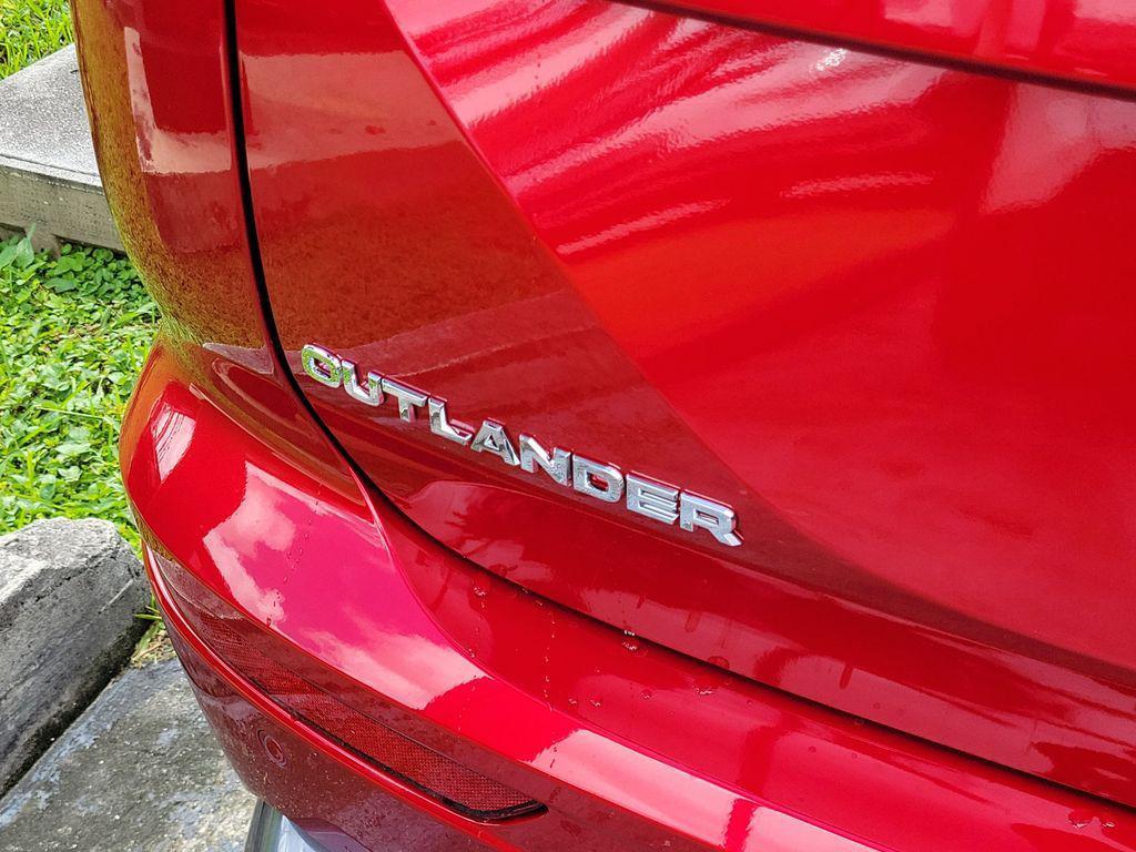 new 2025 Mitsubishi Outlander car, priced at $29,040