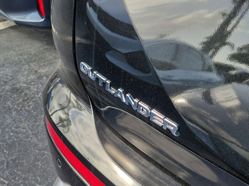 new 2026 Mitsubishi Outlander car, priced at $33,275