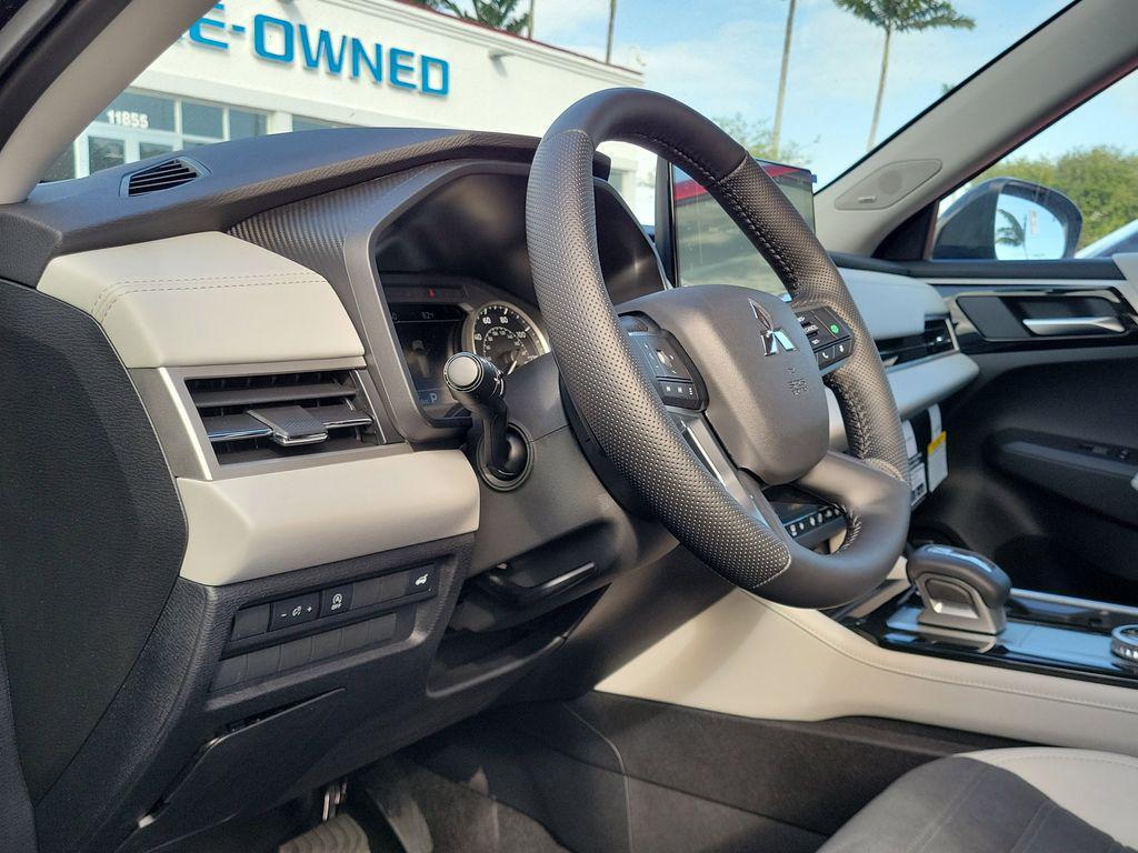 new 2026 Mitsubishi Outlander car, priced at $33,275