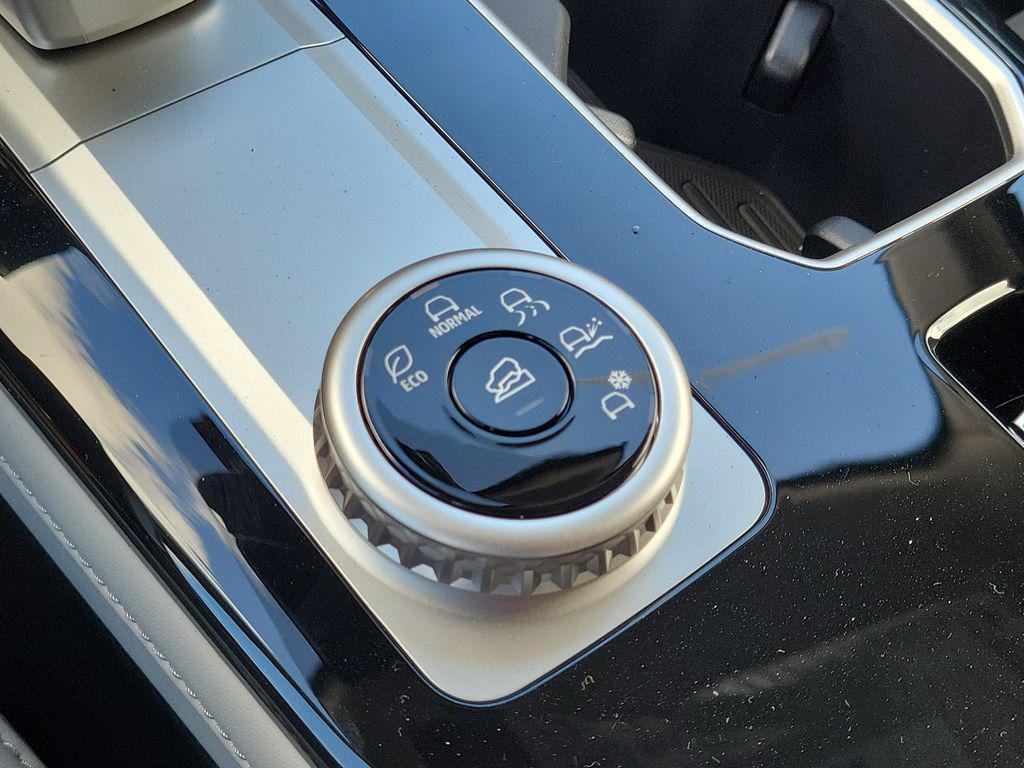 new 2025 Mitsubishi Outlander car, priced at $30,180