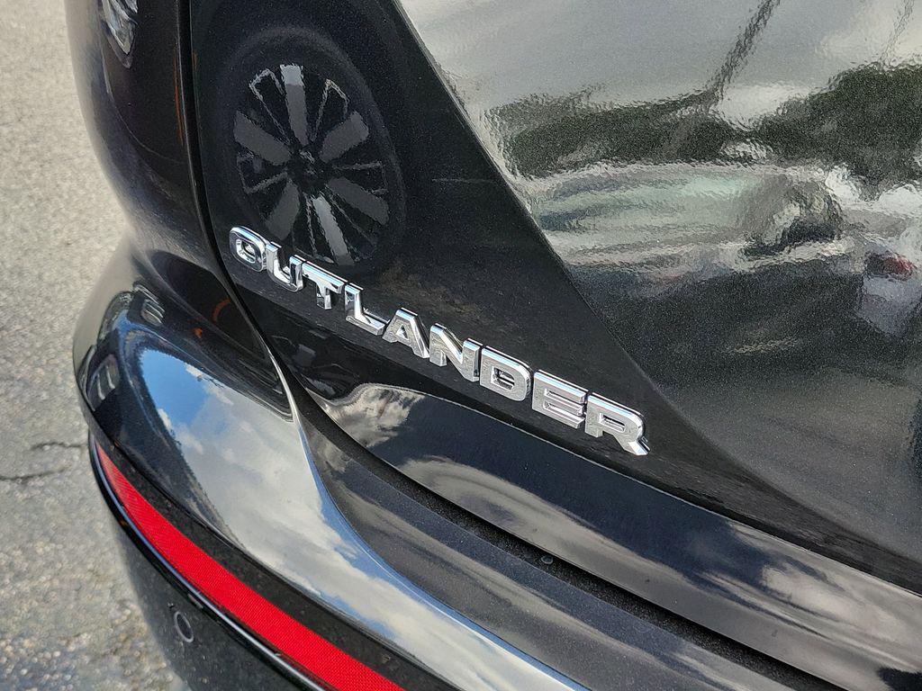new 2025 Mitsubishi Outlander car, priced at $30,180